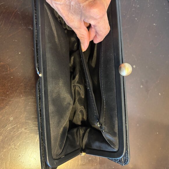 Y2K Harolds Black Genuine Leather Croc-Embossed Clutch Wallet With Coin Closure - Picture 7 of 15